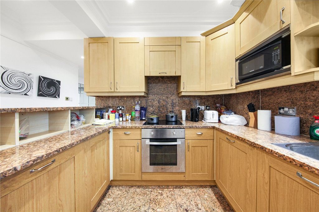 Property photo 3 of 16 Picture No. 06