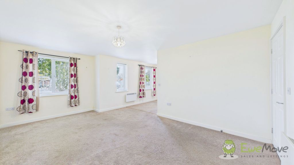 Property photo 3 of 16 Cam02351G0-Pr0074-Still006