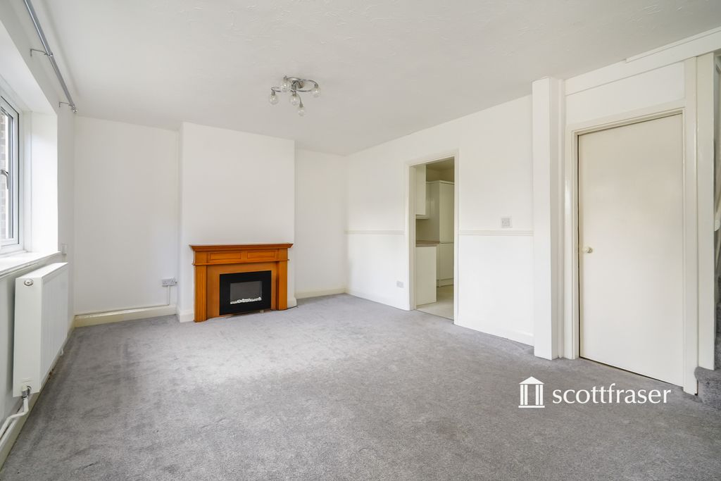 Property photo 3 of 9 4