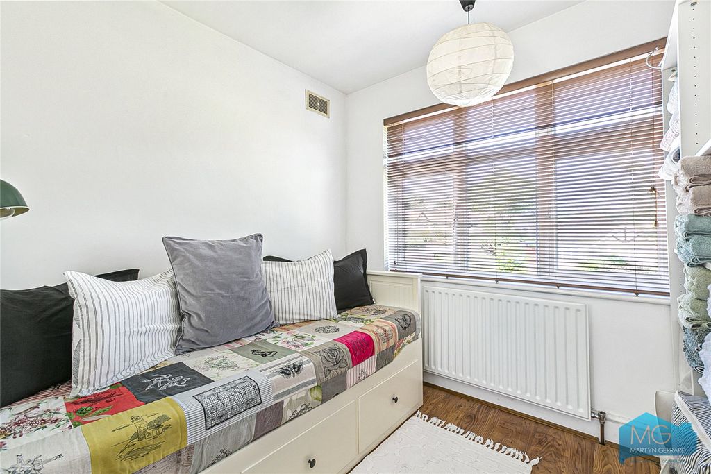 Property photo 2 of 37 Picture No. 03