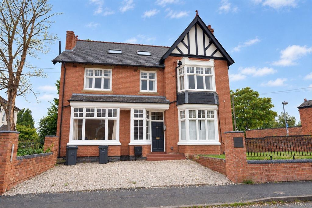 Property photo 1 of 16 Flat 5.Jpg