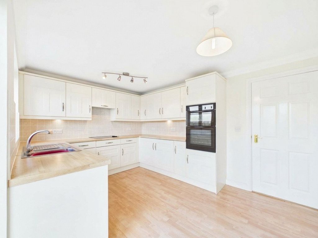 Property photo 2 of 15 Kitchen