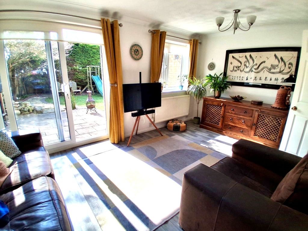 Property photo 2 of 14 Living Room