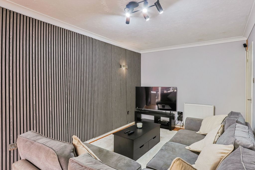 Property photo 3 of 20 Pbox-Img.Jpg