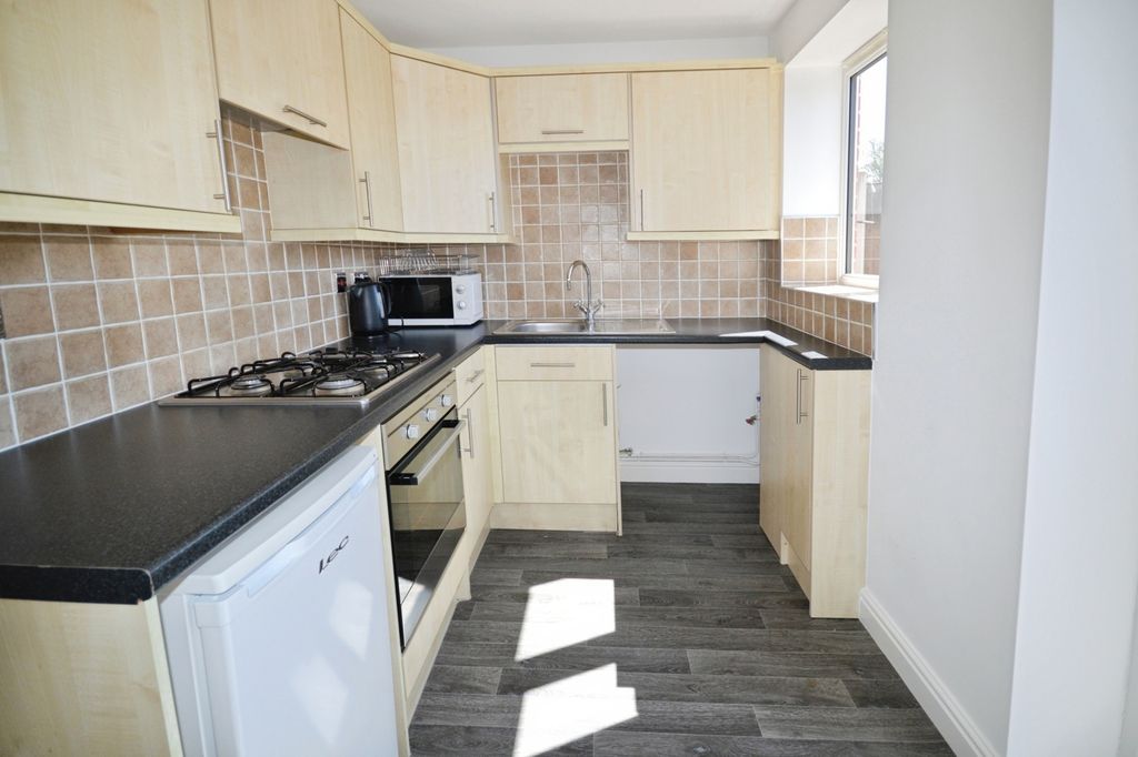 Property photo 2 of 15 Kitchen