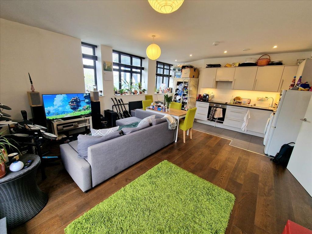 Property photo 3 of 13
