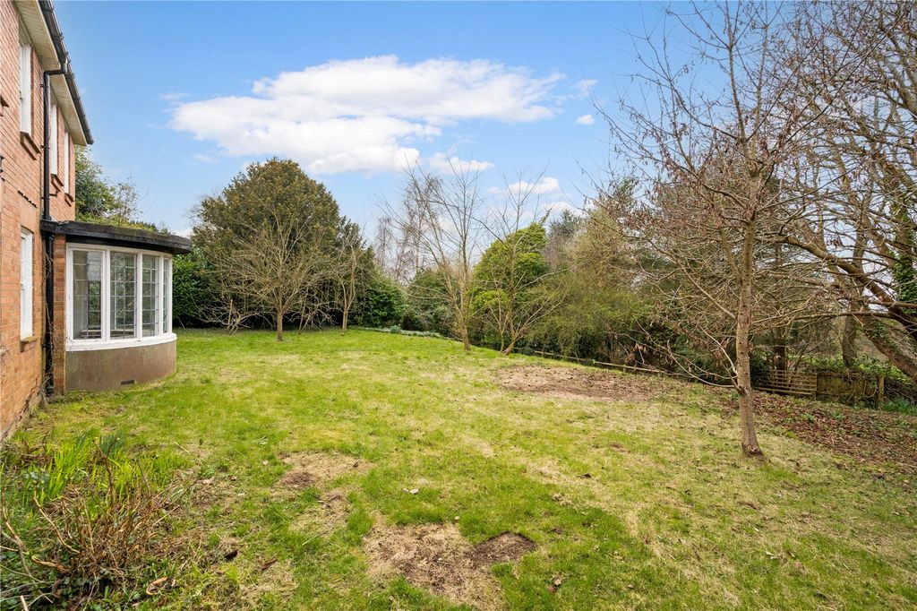 Property photo 3 of 11 Garden