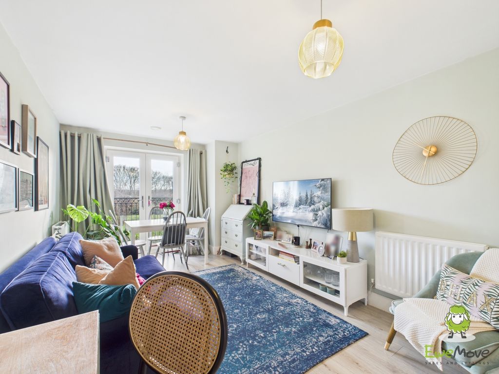 Property photo 3 of 24 Cam03778G0-Pr0369-Still013