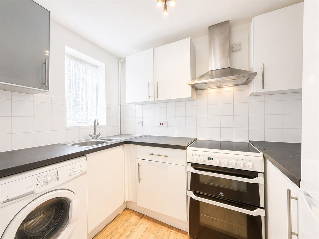 Property photo 1 of 6 Kitchen