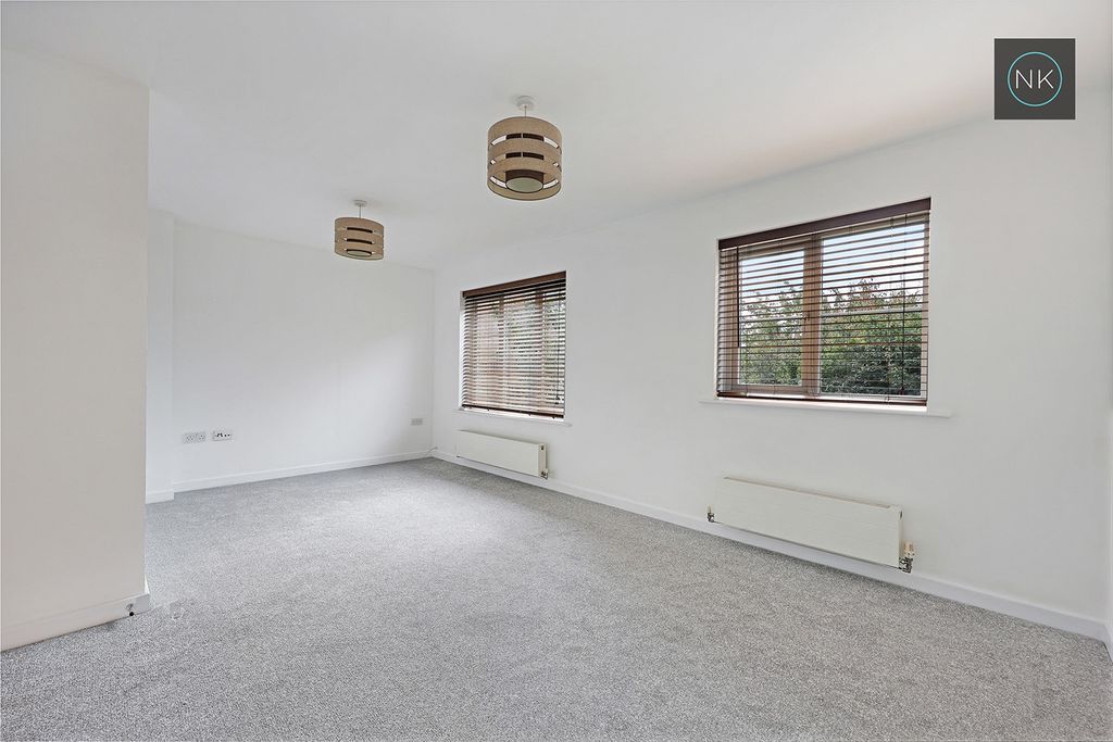 Property photo 2 of 27 4494863