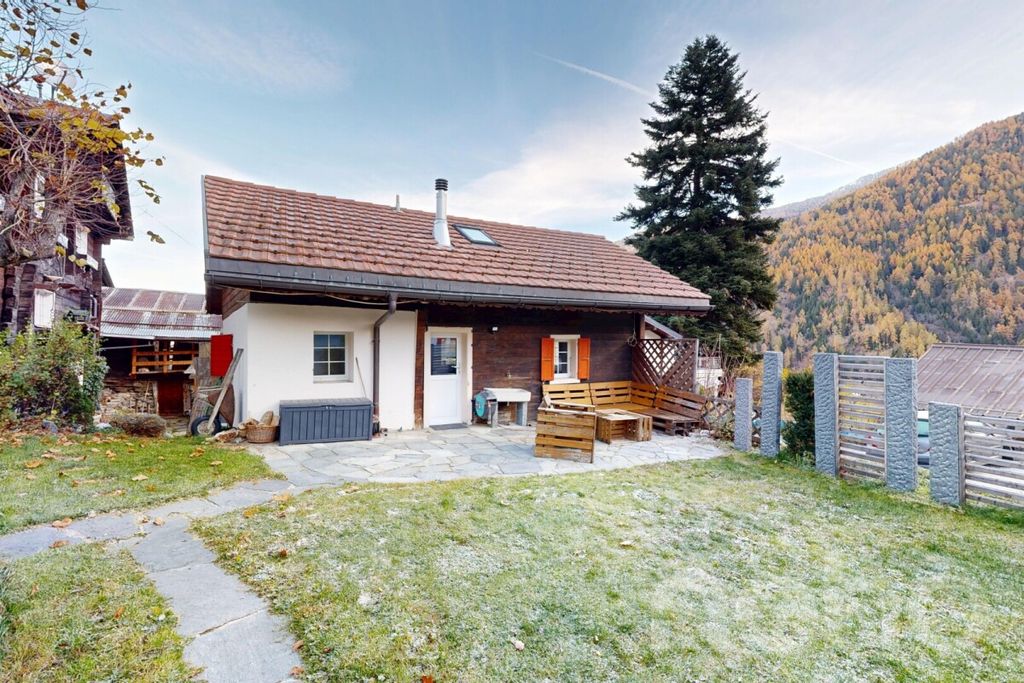 Property photo 3 of 12