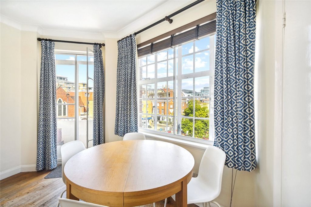 Property photo 3 of 7