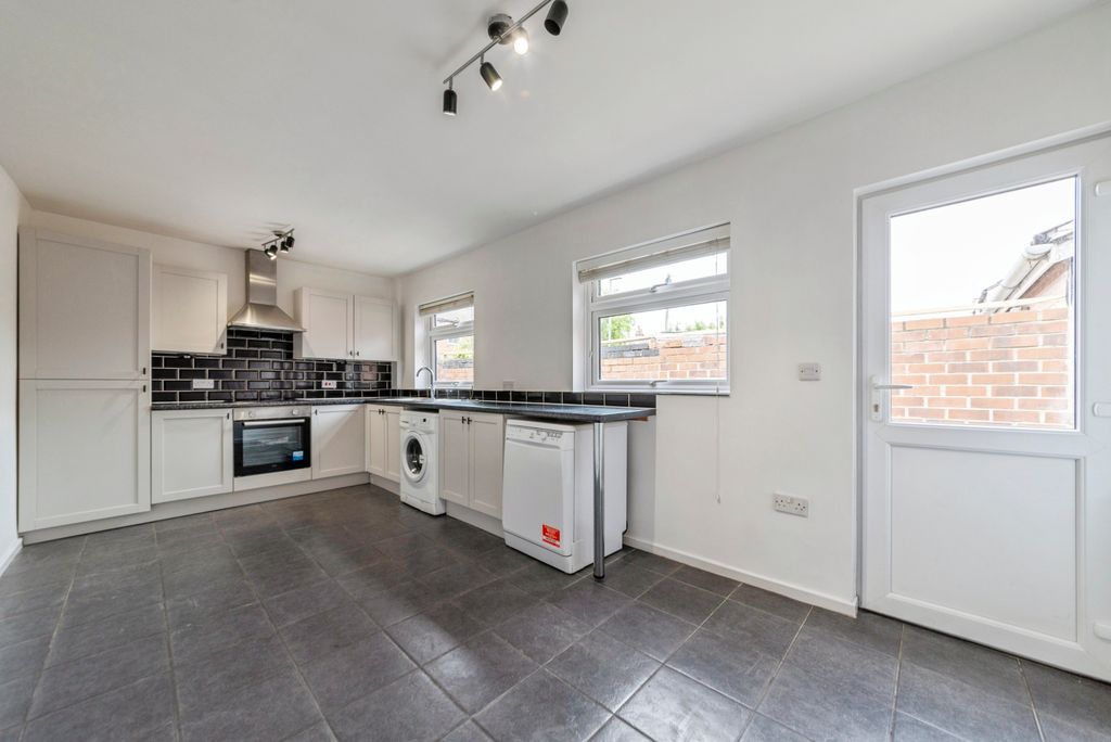 Property photo 2 of 17 Image