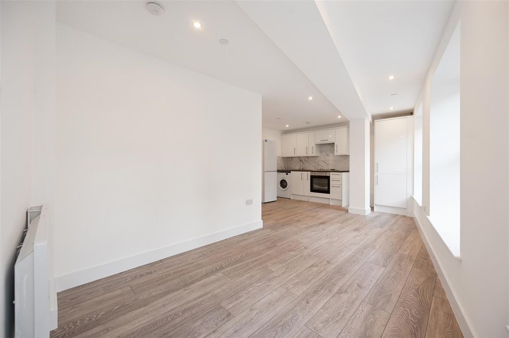 Property photo 2 of 6 Pxl_20260416_151713812.Jpg