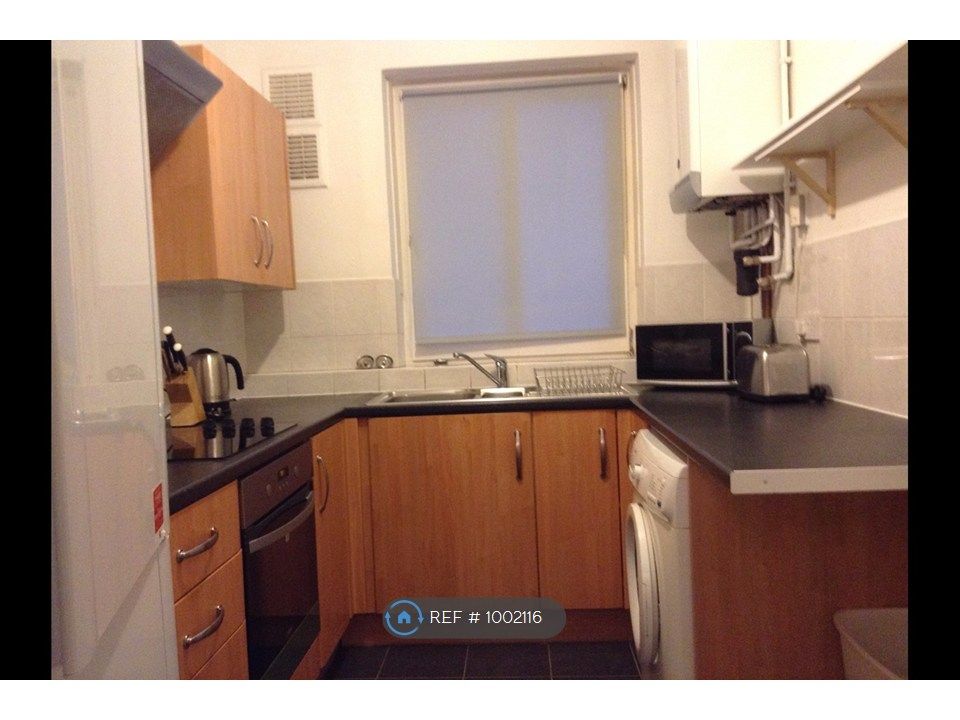 Property photo 3 of 8 Kitchen