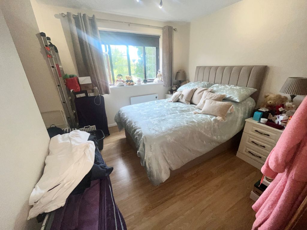 Property photo 3 of 5 Bedroom 1