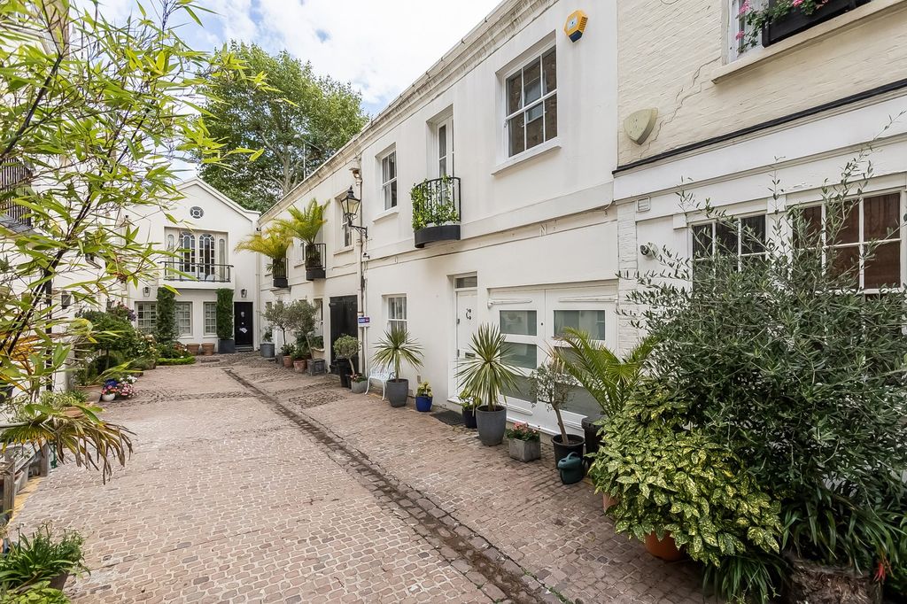 Property photo 1 of 12 External