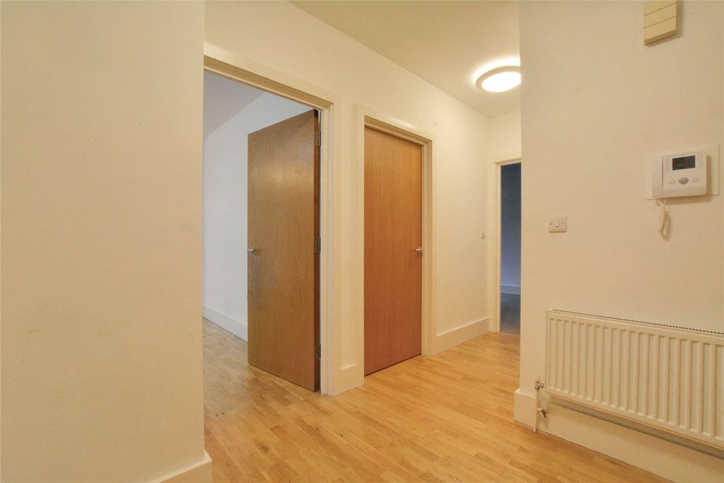 Property photo 2 of 8 Picture No. 01