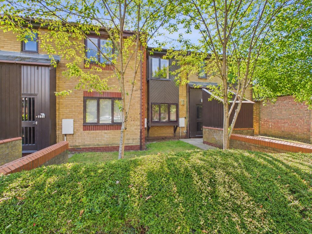 Property photo 1 of 8 External