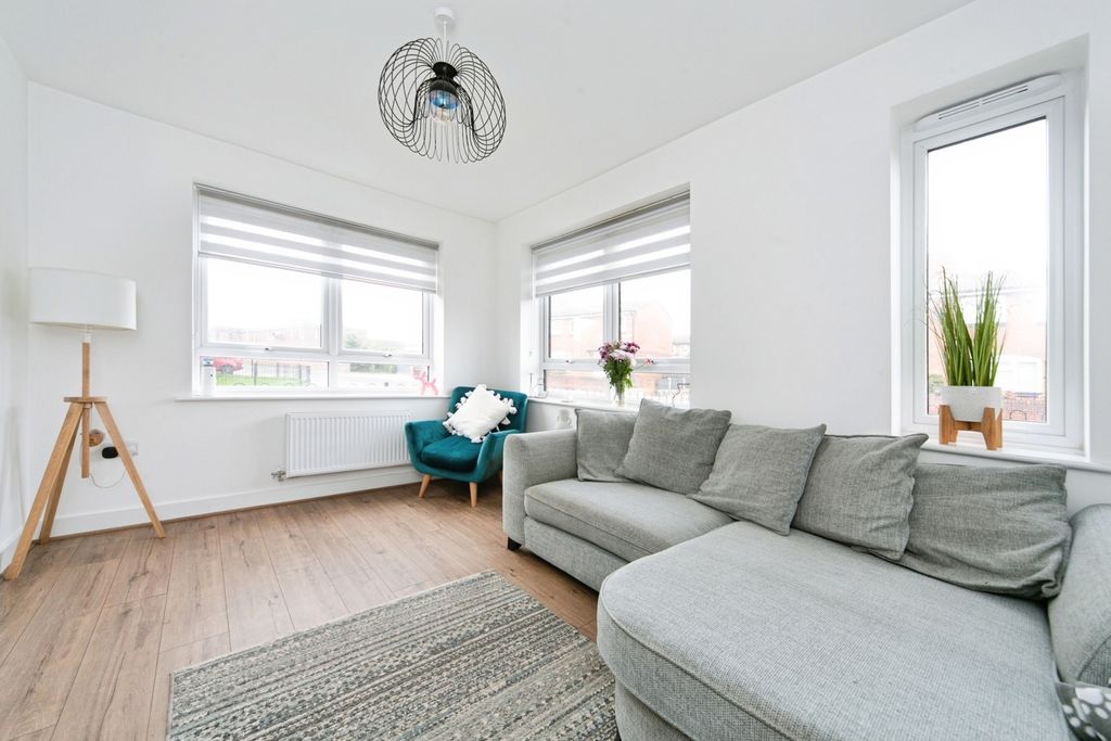 Property photo 2 of 20 Photo