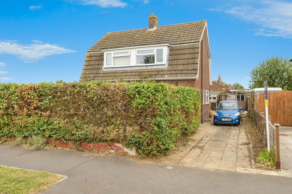 Property photo 2 of 17 Photo
