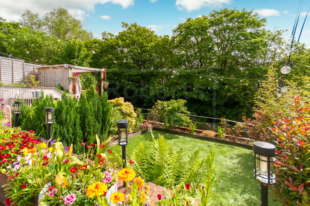 Property photo 3 of 30 Garden