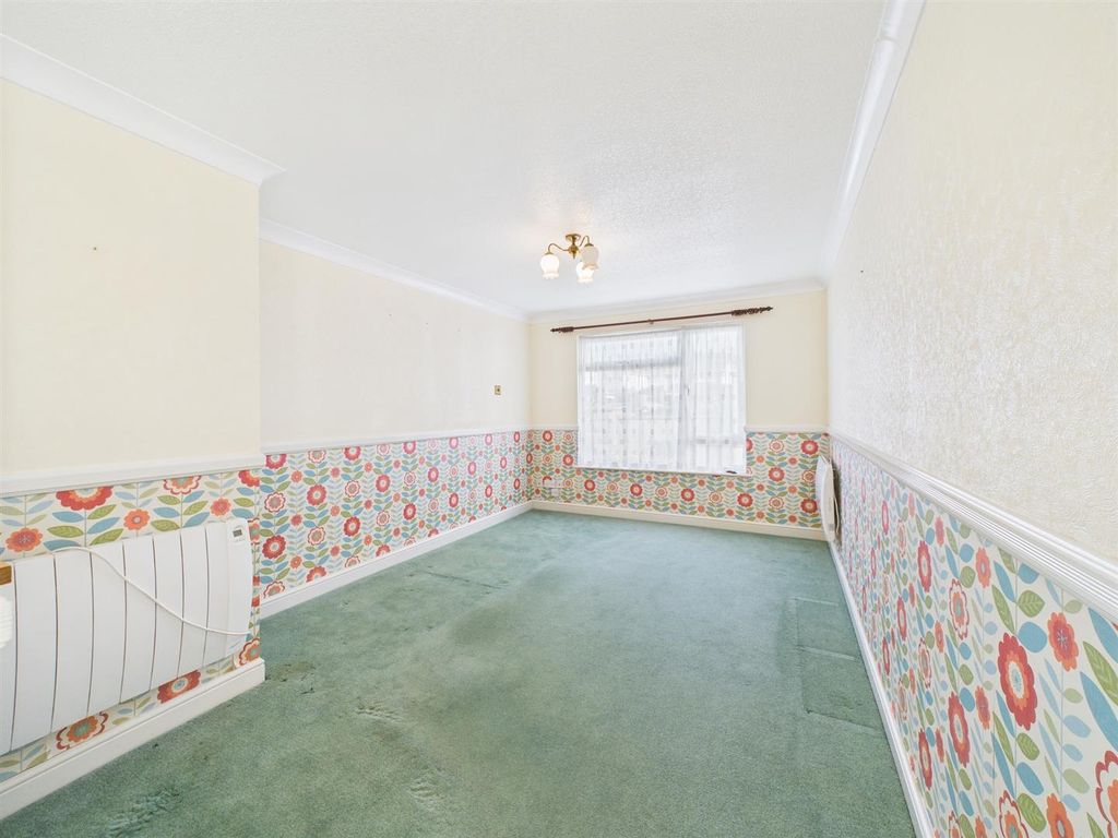 Property photo 2 of 11 Living Room