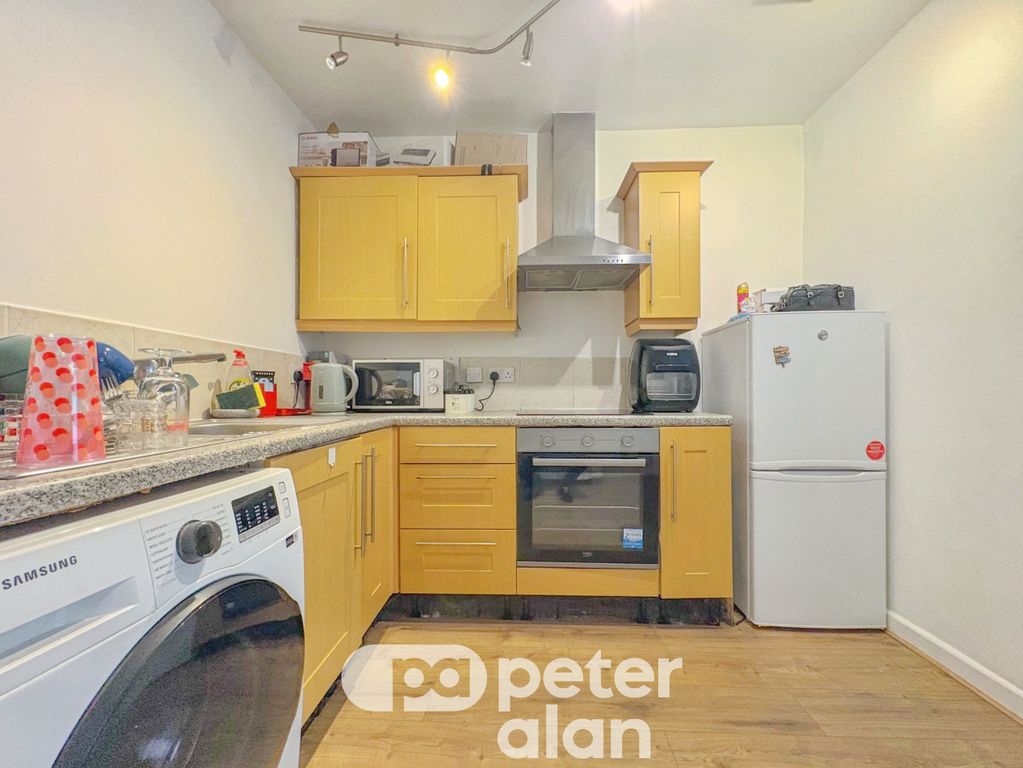 Property photo 3 of 7 Kitchen