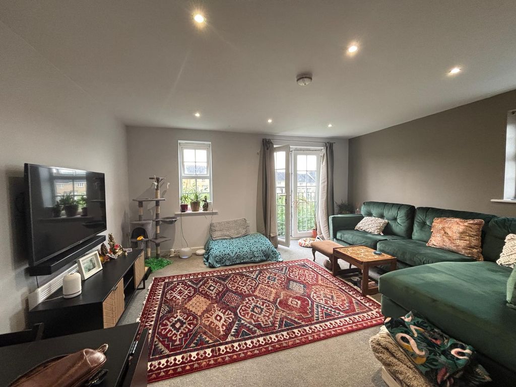Property photo 2 of 11