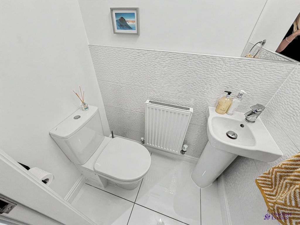 Property photo 3 of 22 WC