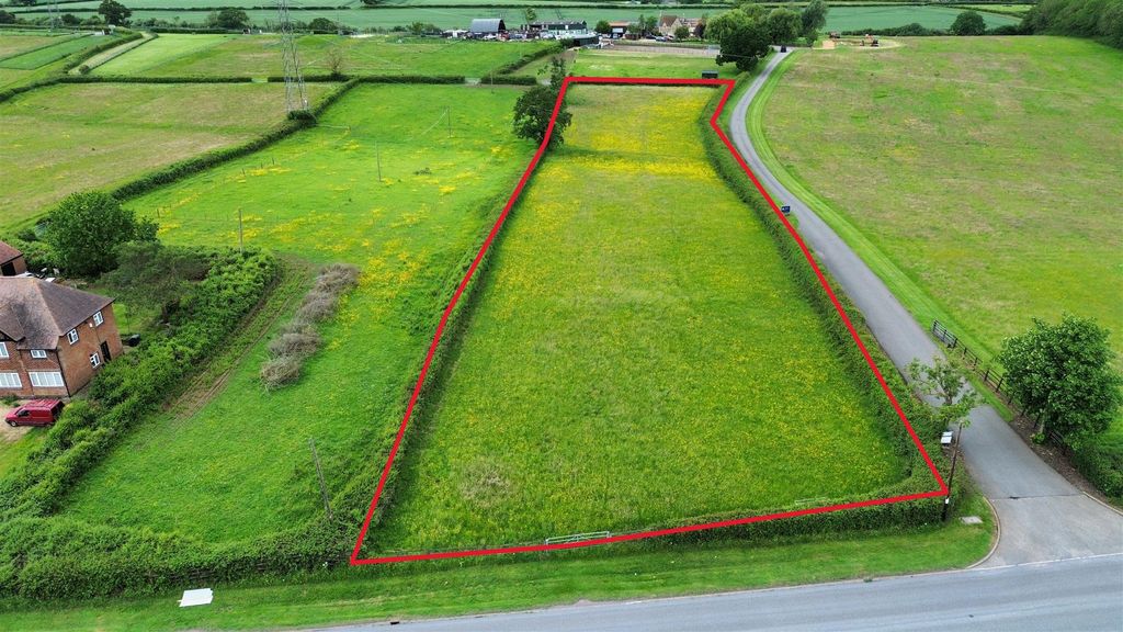 Property photo 3 of 6 Iqlr0288 - Red Line.Jpg