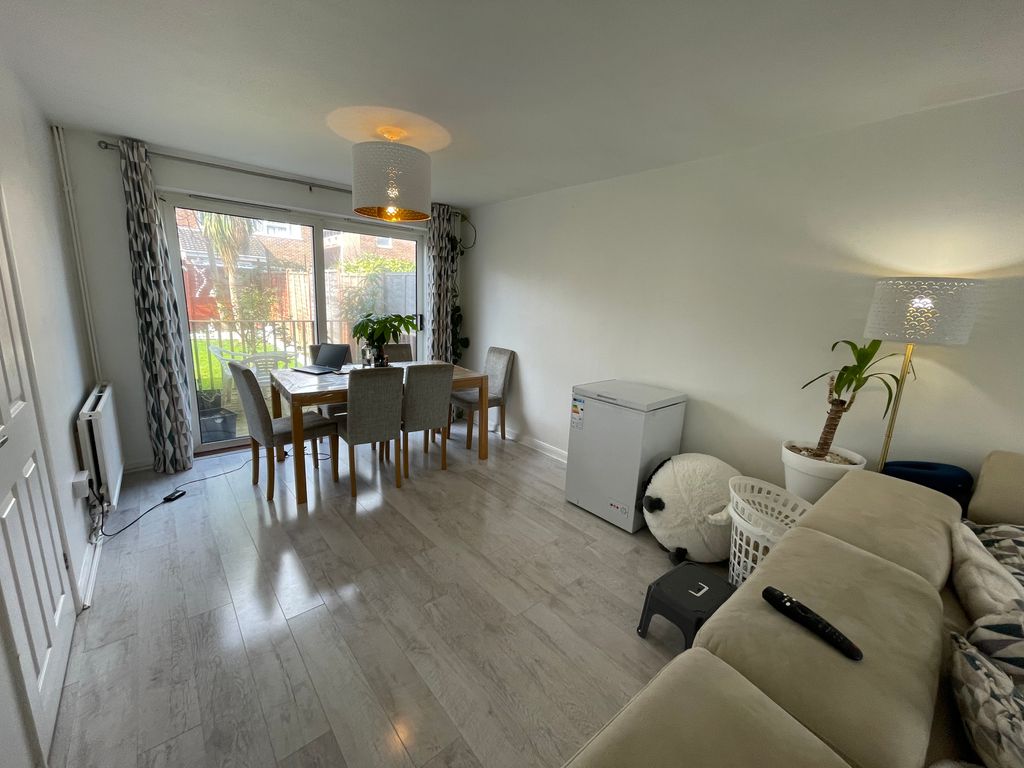 Property photo 3 of 12 Img_4585