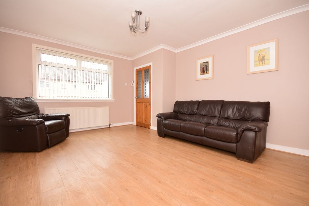 Property photo 2 of 9 Lounge