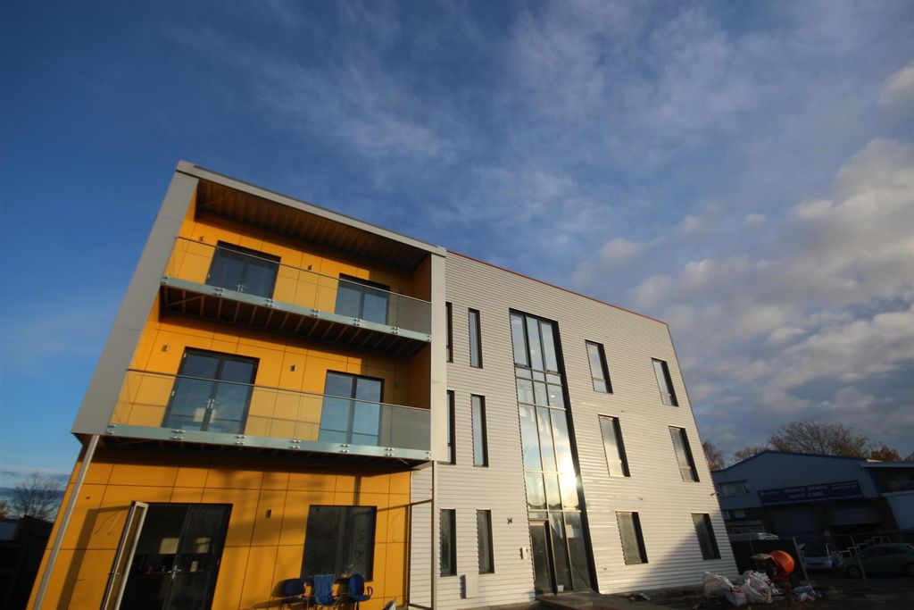 Property photo 1 of 11