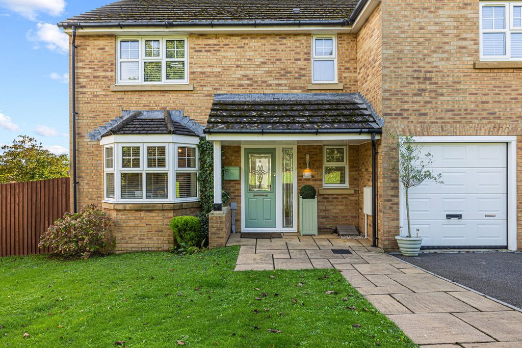 Property photo 2 of 41