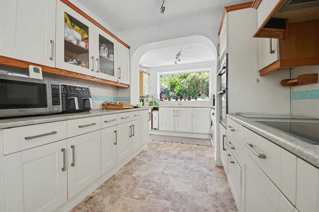 Property photo 3 of 16