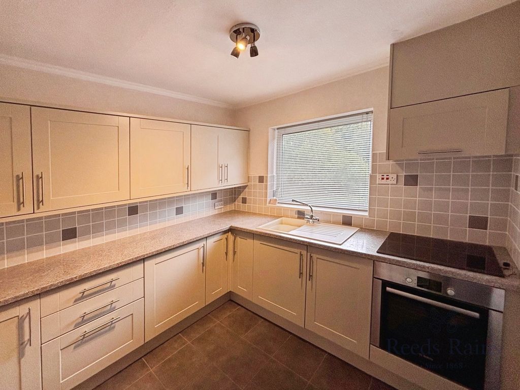 Property photo 3 of 21 Picture No. 02