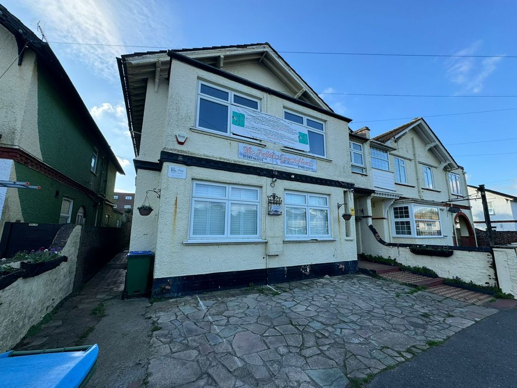 Property photo 1 of 2