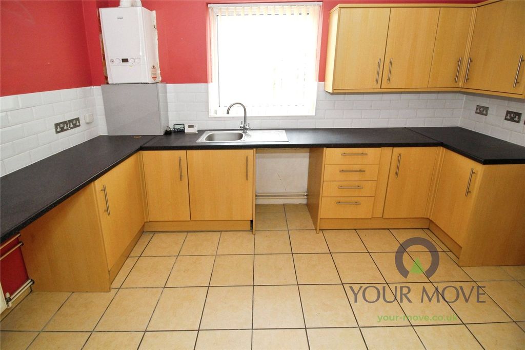 Property photo 3 of 9 Kitchen