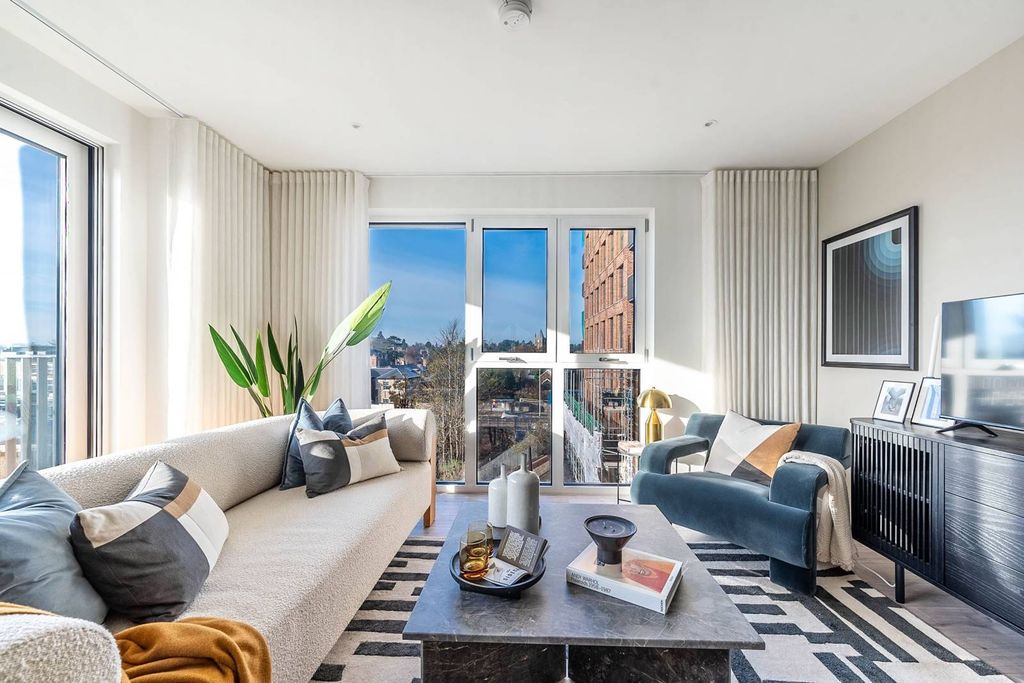 Property photo 1 of 23