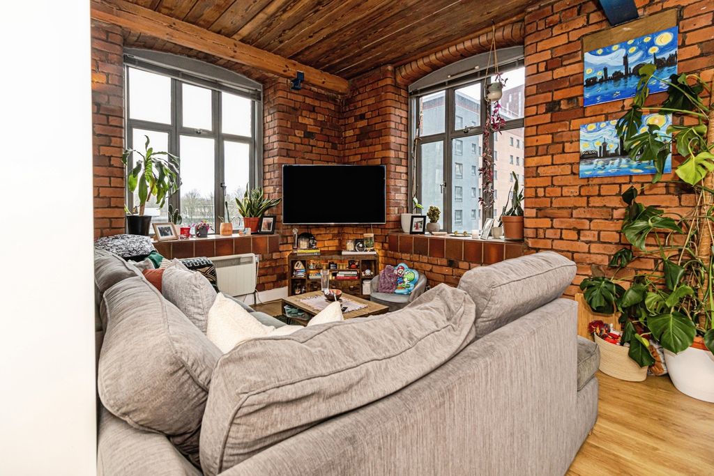 Property photo 2 of 27 Photo