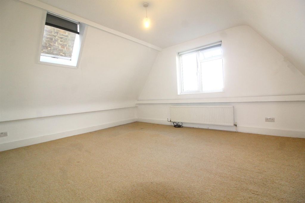 Property photo 2 of 6 E Living Room.Jpg
