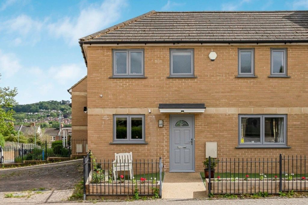 Property photo 1 of 30 Front