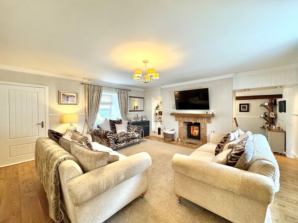 Property photo 2 of 44 Photo 27