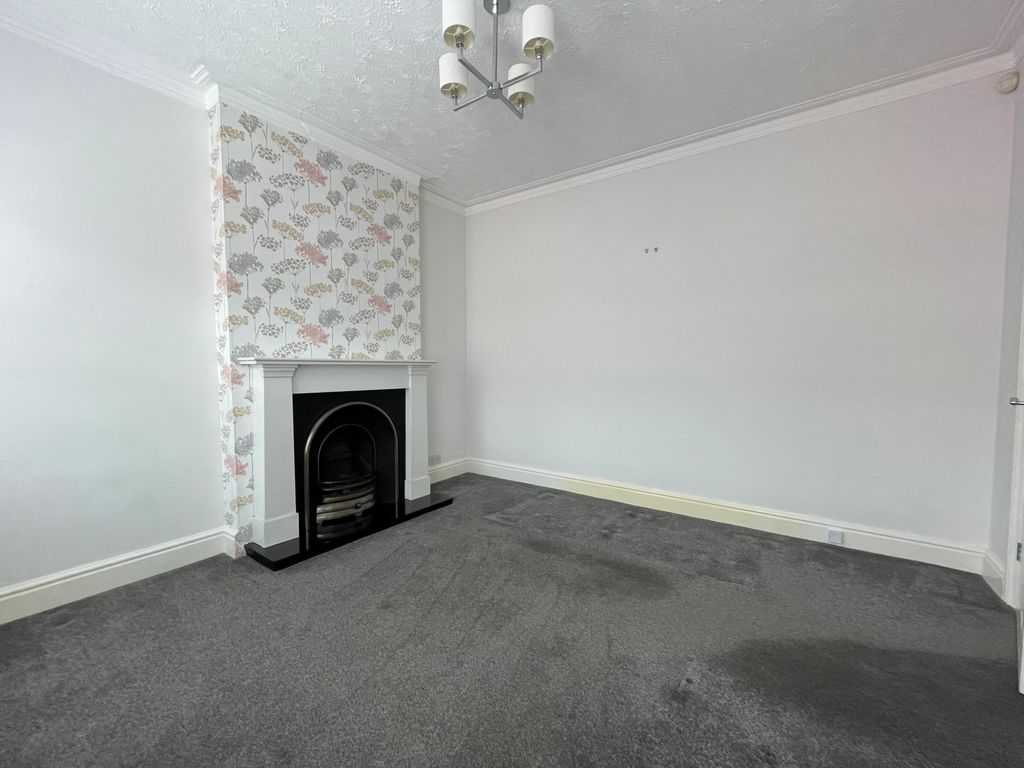Property photo 3 of 14 Living Room