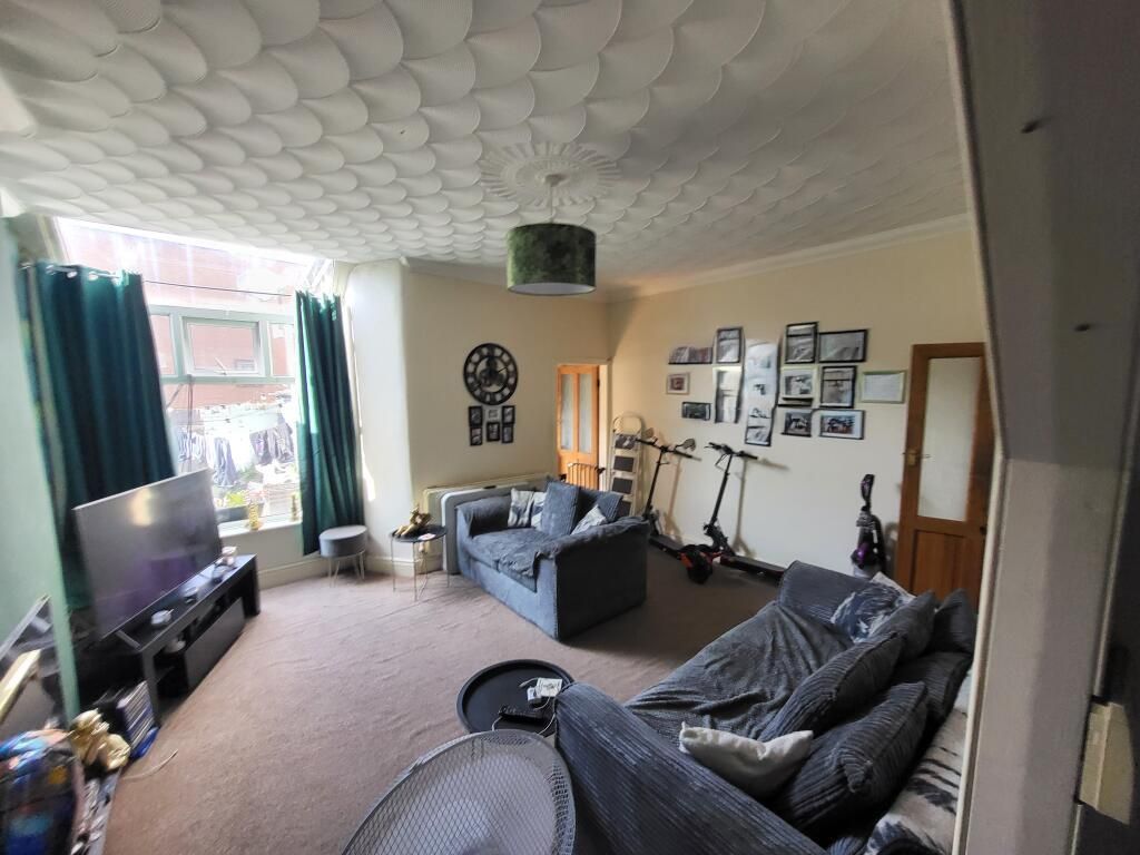 Property photo 1 of 6 Investment Property 3 Bed Terraced House For Sale
