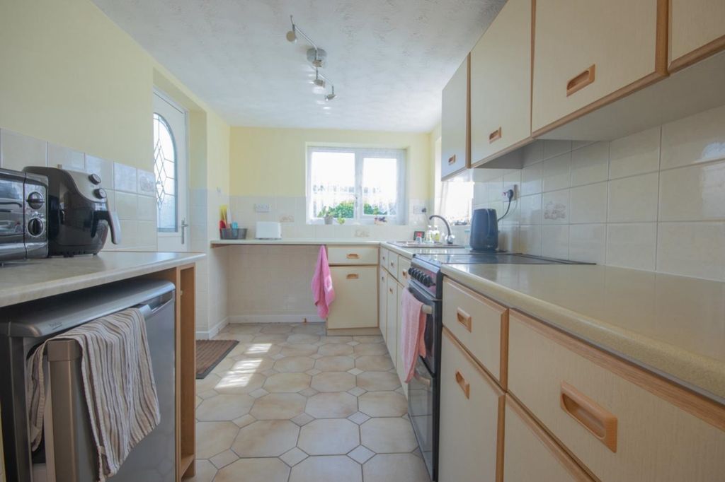Property photo 3 of 24 Kitchen