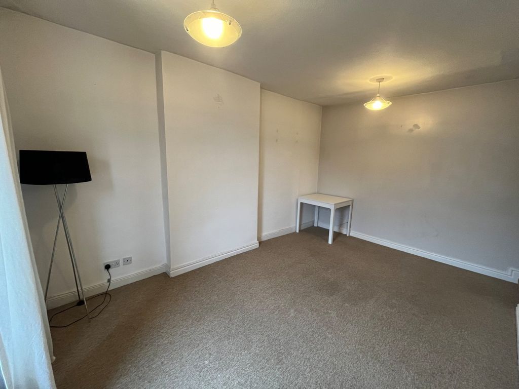 Property photo 2 of 7 Living Room