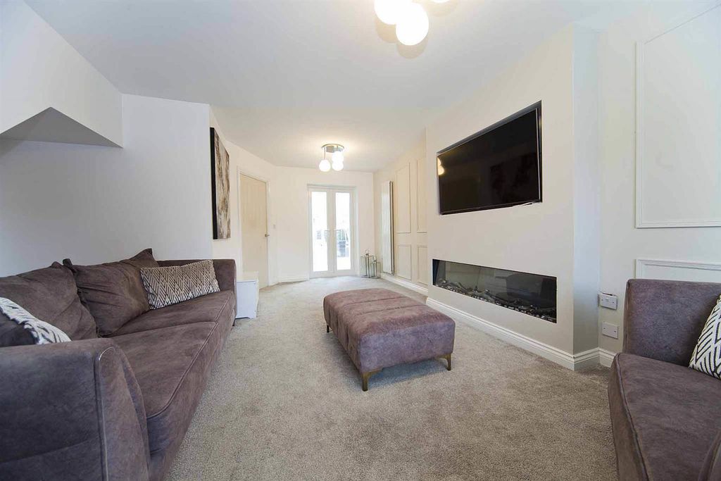 Property photo 3 of 25