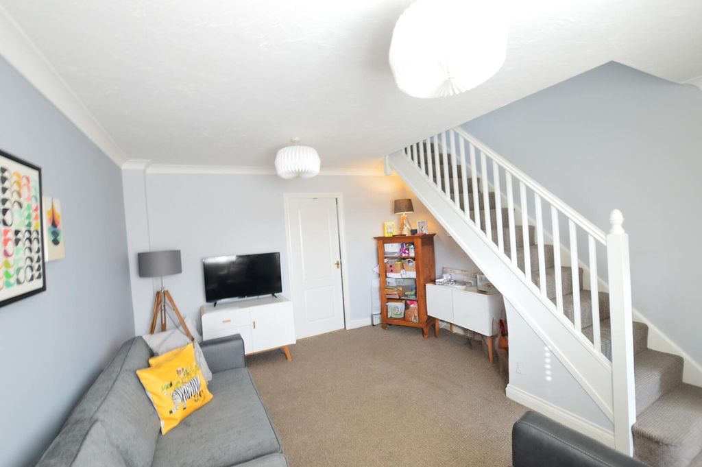 Property photo 2 of 11 Living Room